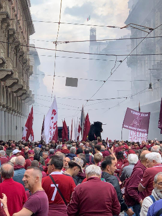 L’orgoglio granata in marcia per il Grande Torino e contro Cairo